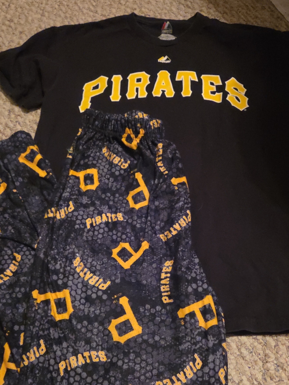 Pittsburgh Pirates Black & Yellow Pirates Pajama Set